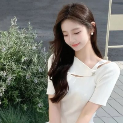 女跳水队员