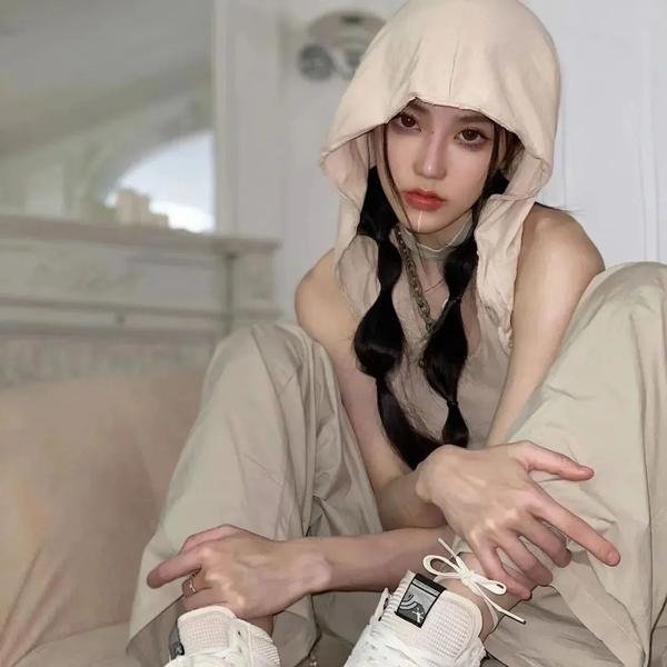 地球上只有我们两人 海报
